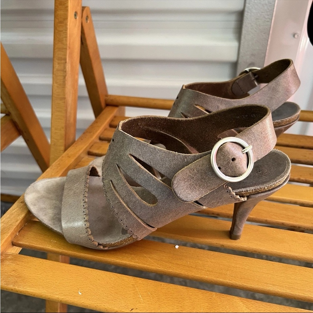PEDRO GARCIA Heels Sandals 40 WINONA VACCHETTA SCALLOPED LEATHER SANDALS SZ 40